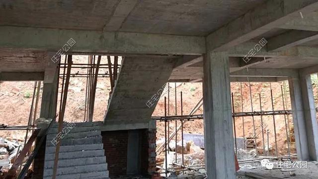 今日實(shí)例別墅設(shè)計(jì)圖，回農(nóng)村建別墅，也算是衣錦還鄉(xiāng)了，還可以盡盡孝道