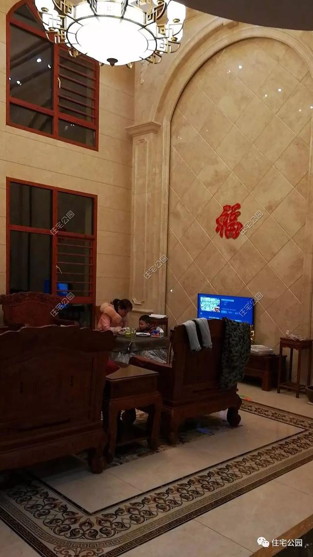 今日實(shí)例別墅設(shè)計(jì)圖，回農(nóng)村建別墅，也算是衣錦還鄉(xiāng)了，還可以盡盡孝道