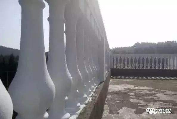 簡(jiǎn)單二層小樓房實(shí)拍圖，附施工過程，30萬全建好