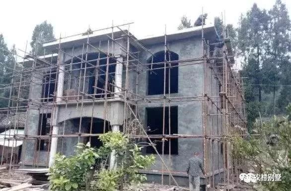 簡(jiǎn)單二層小樓房實(shí)拍圖，附施工過程，30萬全建好