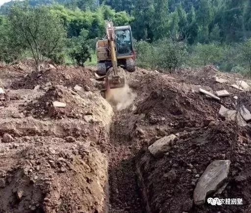 簡(jiǎn)單二層小樓房實(shí)拍圖，附施工過程，30萬全建好