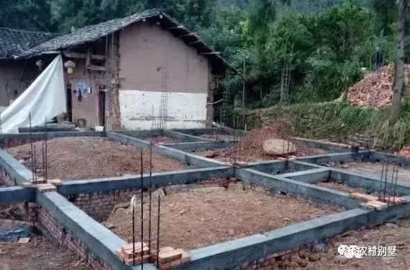 簡(jiǎn)單二層小樓房實(shí)拍圖，附施工過程，30萬全建好