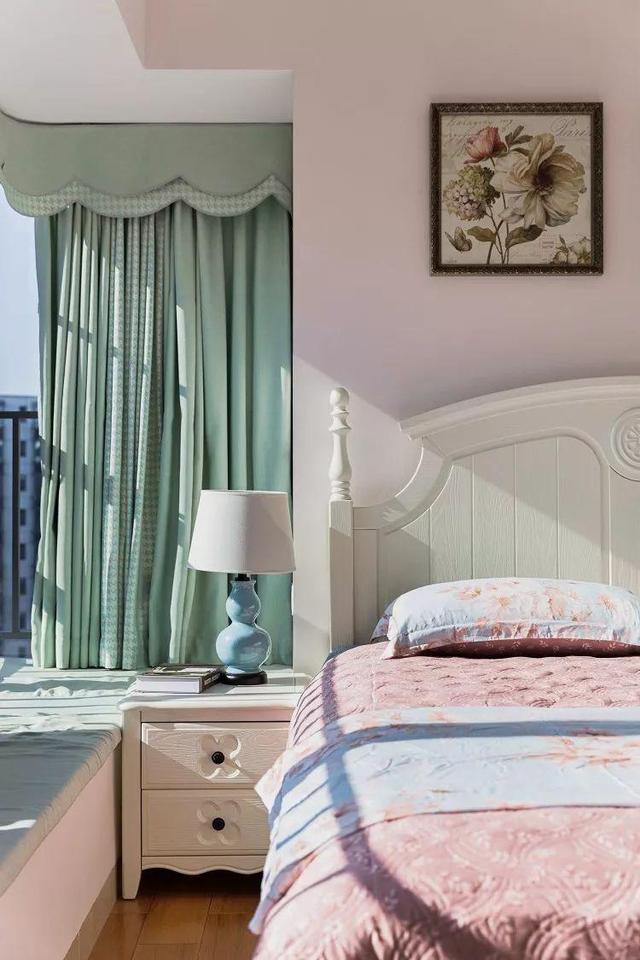 110平三居室美式風(fēng)格裝修，設(shè)計(jì)師的設(shè)計(jì)太棒了，尤其是臥室，很漂亮！