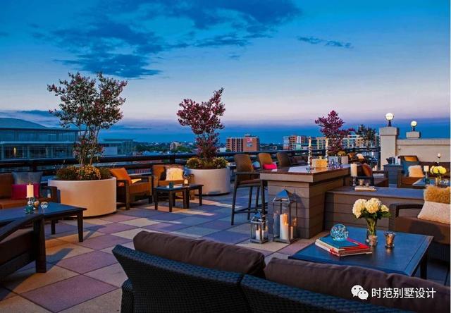 歐式三層別墅設(shè)計圖，外觀造型簡潔大方，追求返璞歸真，向往田園生活。