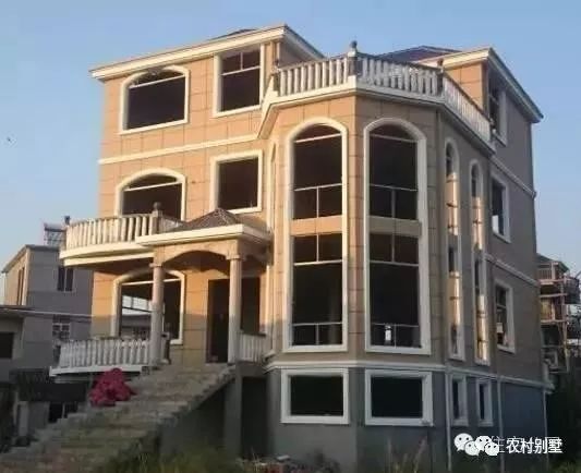 小伙回老家自建4層現(xiàn)代別墅，霸氣側(cè)漏，分享施工日志