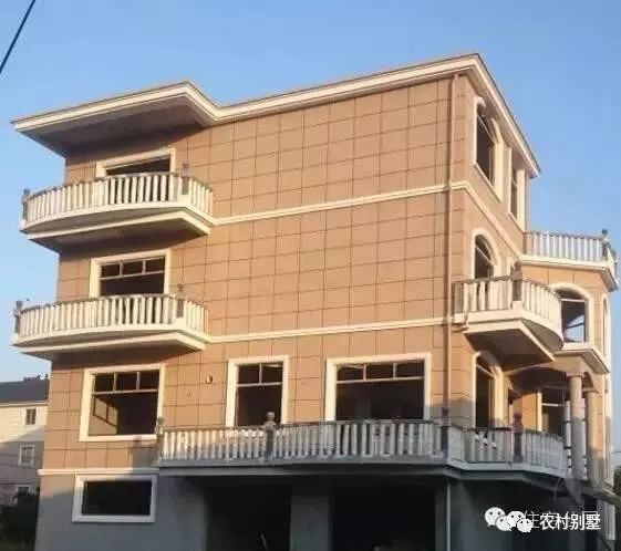 小伙回老家自建4層現(xiàn)代別墅，霸氣側(cè)漏，分享施工日志