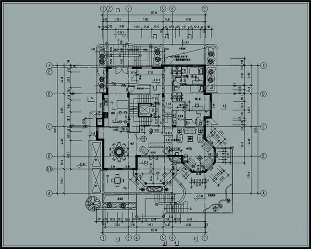 精致典雅的三層歐式別墅設(shè)計(jì)圖，高檔大氣上檔次，在整個(gè)村里別人的房子只能成為配角。
