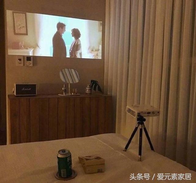 簡簡單單的現(xiàn)代風格，整個房子的裝修只花了近4萬，朋友來我家，我家門檻都快給踏爛了。