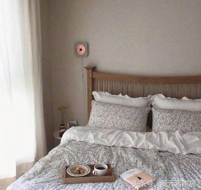 簡簡單單的現(xiàn)代風格，整個房子的裝修只花了近4萬，朋友來我家，我家門檻都快給踏爛了。