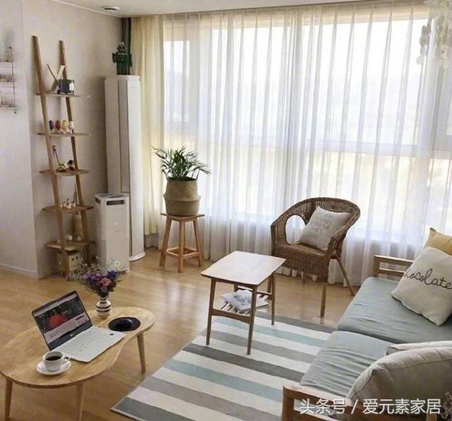 簡簡單單的現(xiàn)代風格，整個房子的裝修只花了近4萬，朋友來我家，我家門檻都快給踏爛了。