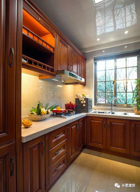 三層別墅設(shè)計(jì)圖  配電梯，內(nèi)部空間更寬敞，環(huán)境更清新 讓我們看看農(nóng)村自建房究竟有多美呢？