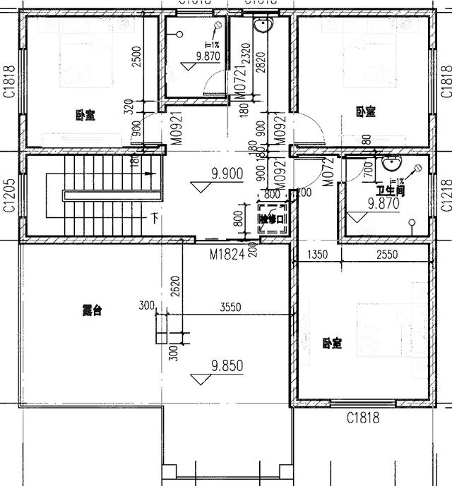 獨棟三層農村自建別墅設計圖，別墅戶型設計簡單大氣，有陽臺、大露臺、主臥套房等功能，布局流暢。