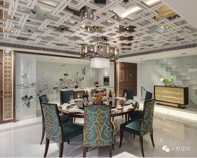 現(xiàn)在在城里買房不如回老家自己建別墅，今日推薦一款二層豪華別墅設(shè)計(jì)圖