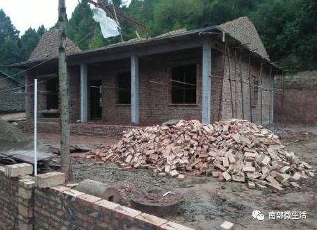 農(nóng)村小伙自建一層小別墅過程全直播，自建房的可以看看哦