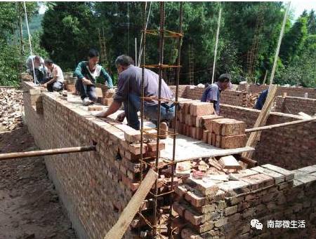 農(nóng)村小伙自建一層小別墅過程全直播，自建房的可以看看哦