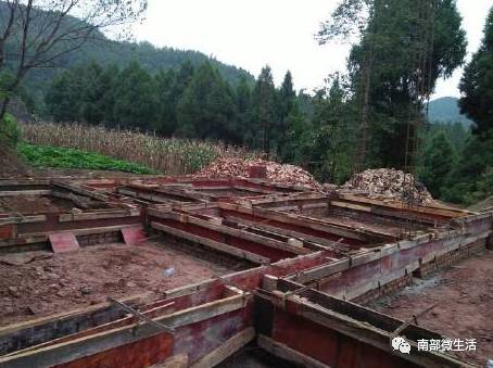 農(nóng)村小伙自建一層小別墅過程全直播，自建房的可以看看哦