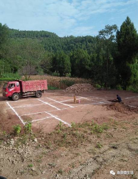 農(nóng)村小伙自建一層小別墅過程全直播，自建房的可以看看哦