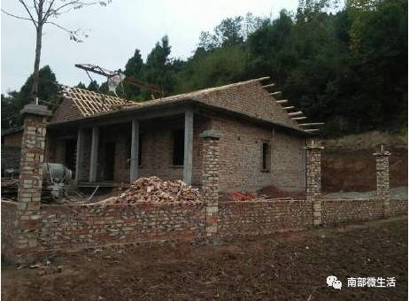 農(nóng)村小伙自建一層小別墅過程全直播，自建房的可以看看哦
