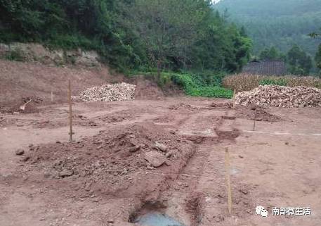 農(nóng)村小伙自建一層小別墅過程全直播，自建房的可以看看哦