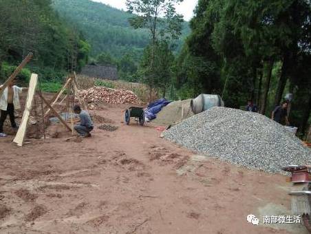 農(nóng)村小伙自建一層小別墅過程全直播，自建房的可以看看哦