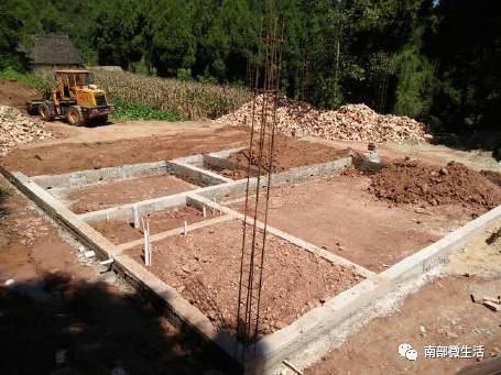 農(nóng)村小伙自建一層小別墅過程全直播，自建房的可以看看哦