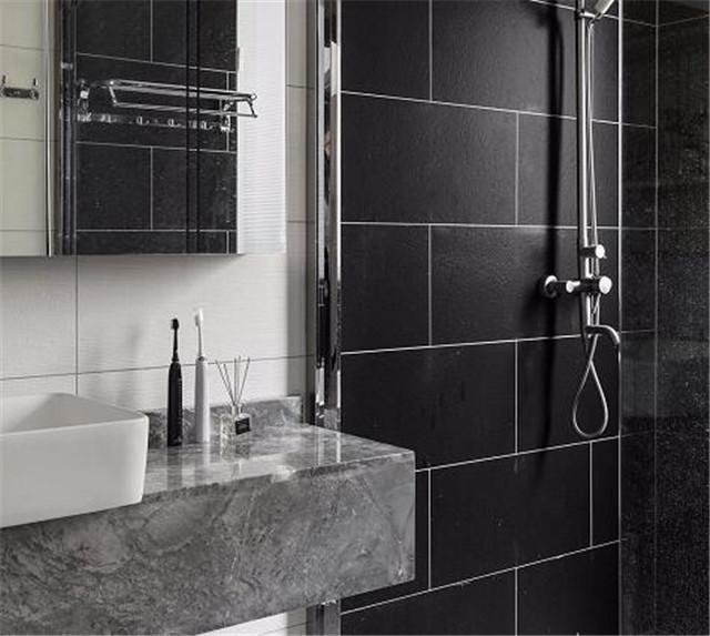 三居室裝修的簡約風(fēng)格，設(shè)計(jì)非常大氣，大包11萬。