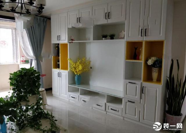 90平的三居室從簡(jiǎn)美風(fēng)格裝修成了混搭，別有一番韻味。