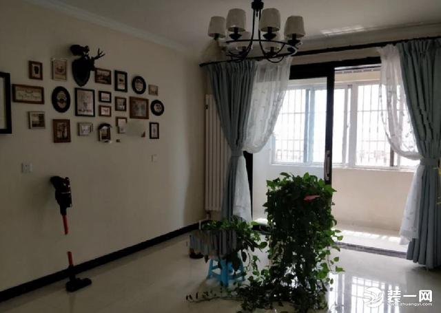 90平的三居室從簡(jiǎn)美風(fēng)格裝修成了混搭，別有一番韻味。