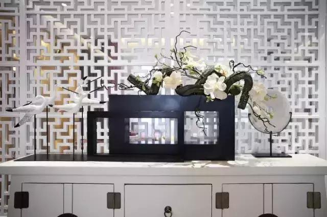 120平淺色調(diào)的現(xiàn)代中式的裝修風(fēng)格，灰白大理石給你不一樣的的感覺(jué)。