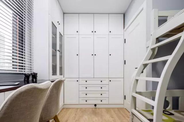 90平新房北歐風裝修，裝修簡單清爽，打動人心，讓年輕人一看就喜歡。