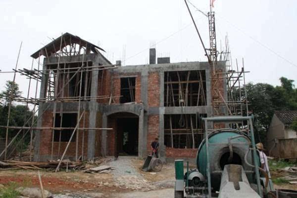 三層農(nóng)村自建房，戶型方方正正，布局合理，高端大氣，有面子，造價(jià)30萬。