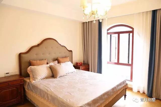 四層農(nóng)村小戶型別墅設(shè)計(jì)圖，各種功能布局齊全，適用于家庭成員較多的戶主。