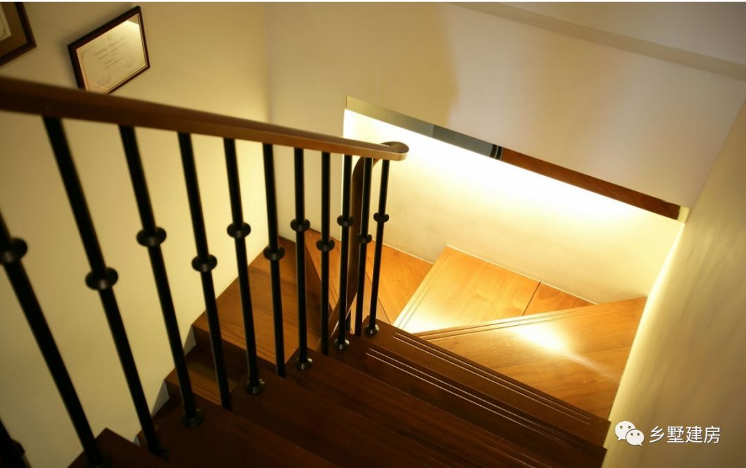 農(nóng)村自建房樓梯間做多大比較好？樓梯設(shè)計(jì)注意的4個(gè)問(wèn)題