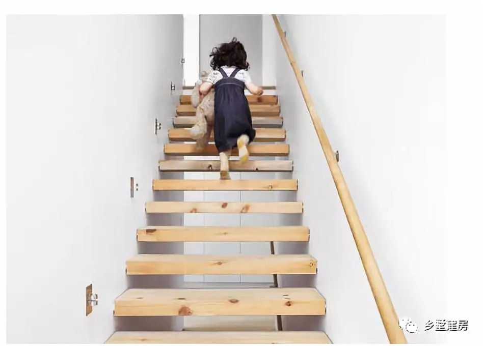 農(nóng)村自建房樓梯間做多大比較好？樓梯設(shè)計(jì)注意的4個(gè)問(wèn)題