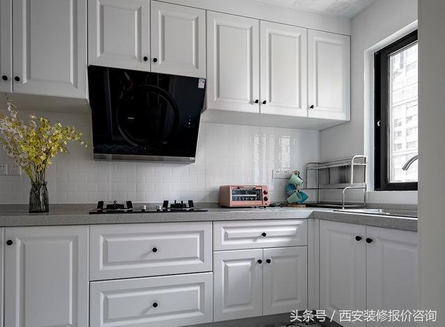 三室兩廳簡歐風(fēng)裝修，老婆花6萬半包給裝修公司，最后效果超贊，很溫馨。