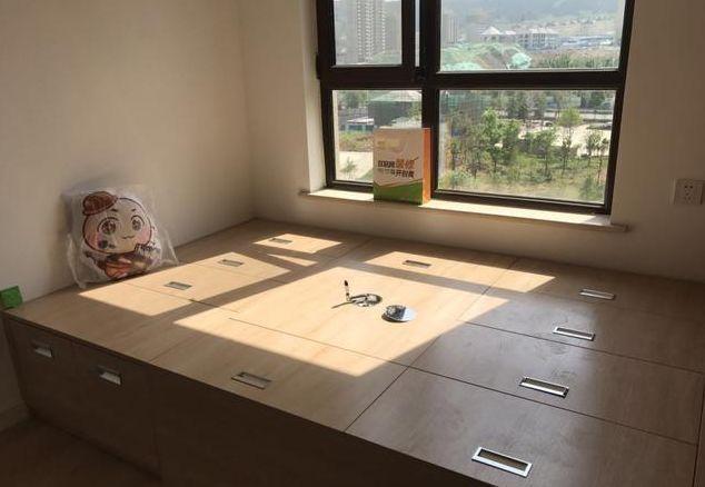 全包花了12萬做的簡裝裝修，很多朋友也來看了，也是說挑不出毛病，裝修還不錯(cuò)。