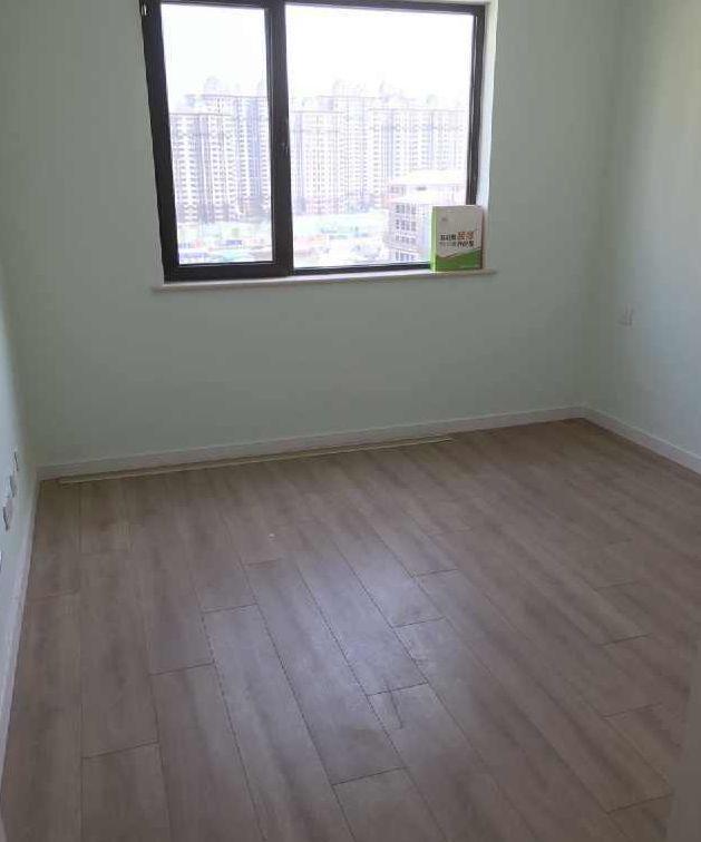 全包花了12萬做的簡裝裝修，很多朋友也來看了，也是說挑不出毛病，裝修還不錯(cuò)。