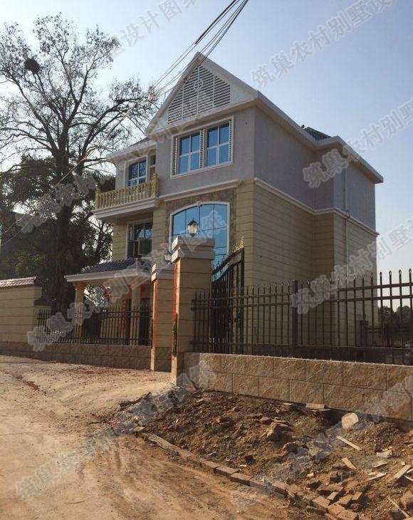 房屋建成實(shí)拍展示：30萬(wàn)2廳5臥三層農(nóng)村別墅設(shè)計(jì)施工圖，外觀造型豪華大氣