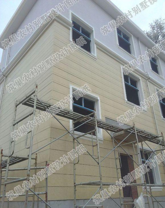 房屋建成實(shí)拍展示：30萬(wàn)2廳5臥三層農(nóng)村別墅設(shè)計(jì)施工圖，外觀造型豪華大氣