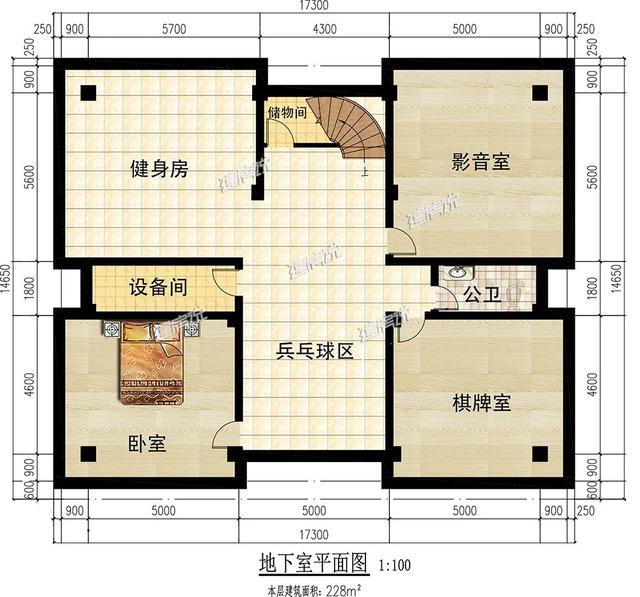 大面寬的三層中式別墅設(shè)計(jì)圖，占地方正，左右對稱，帶地下室。
