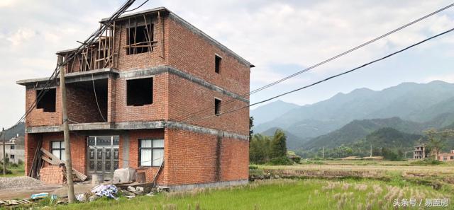 14X11歐式三層別墅設(shè)計圖，造型霸氣，引鄰里羨慕，主體造價53萬。