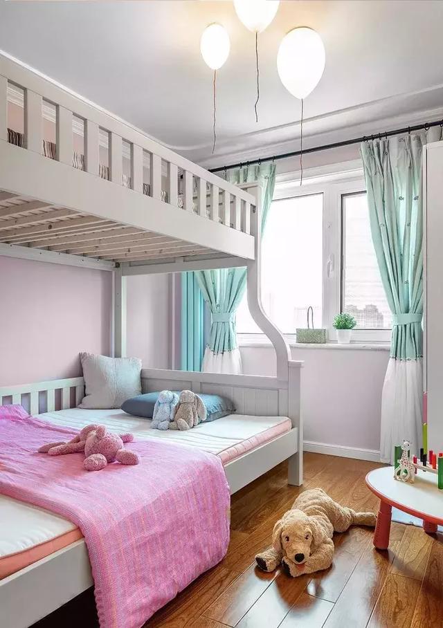 130㎡美式風(fēng)格裝修，采光，通風(fēng)，視野都還不錯(cuò)，完美。