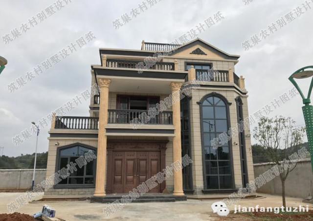 13×15米三層農(nóng)村自建房，帶大露臺+車庫，造價(jià)35萬。