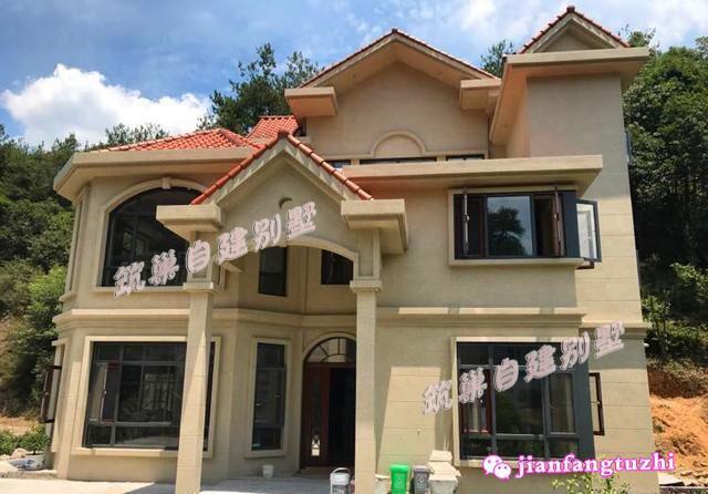 13×12米三層歐式別墅設(shè)計(jì)圖，豪華大氣，遠(yuǎn)遠(yuǎn)看去如同城堡一般，建成效果一級棒！