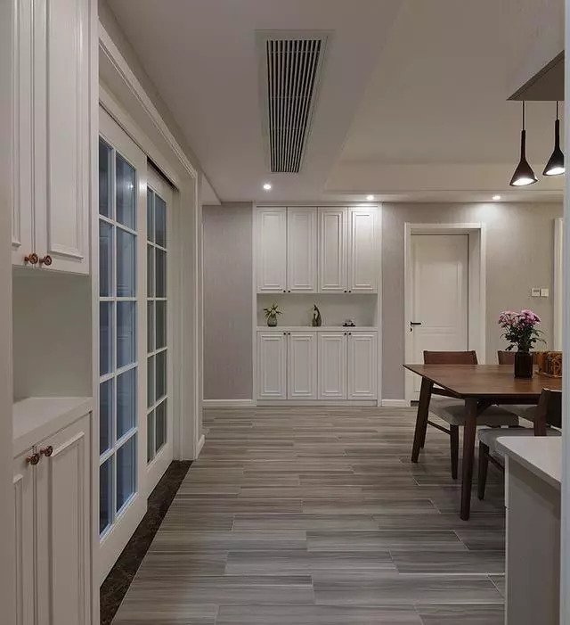 125平三室兩廳簡約風(fēng)格裝修，電視墻居然還能收納?