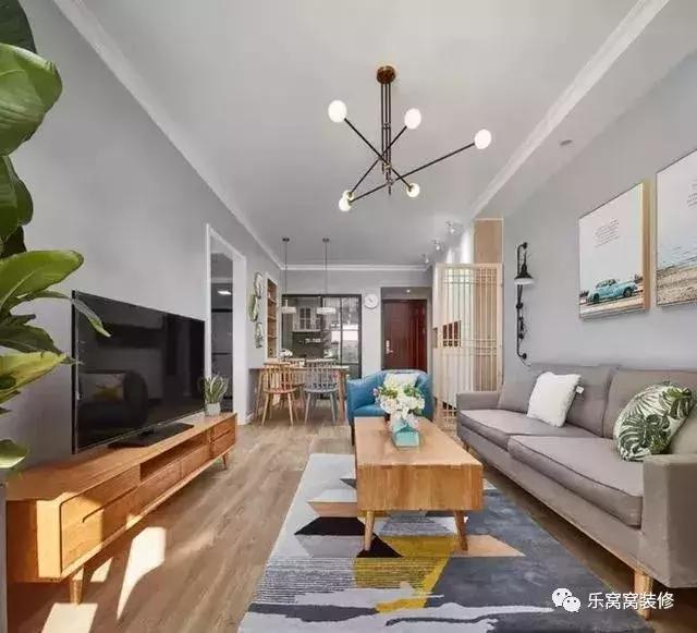 90平米三房?jī)蓮d自然簡(jiǎn)約裝修，時(shí)尚自然又清，效果很不錯(cuò)哦。