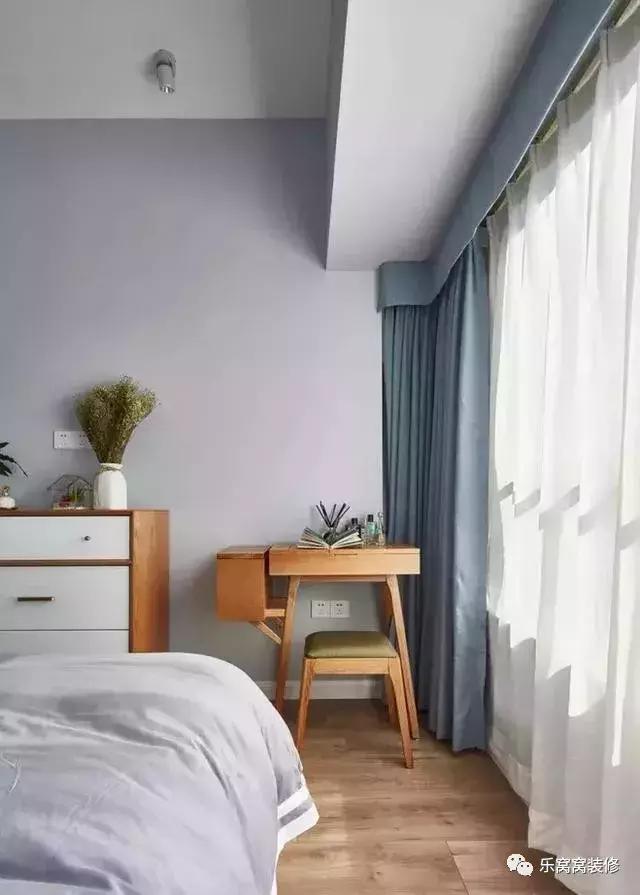 90平米三房?jī)蓮d自然簡(jiǎn)約裝修，時(shí)尚自然又清，效果很不錯(cuò)哦。