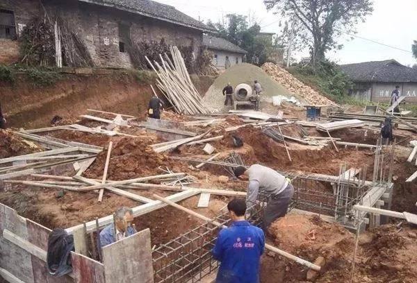 如此美觀的二層別墅設(shè)計圖，不建一棟是在太可惜了