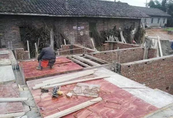 如此美觀的二層別墅設(shè)計圖，不建一棟是在太可惜了