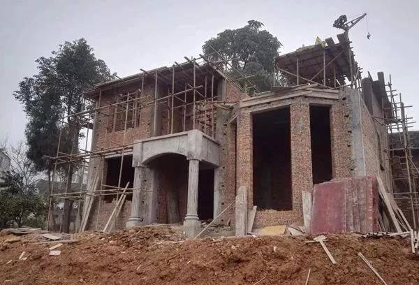 如此美觀的二層別墅設(shè)計圖，不建一棟是在太可惜了